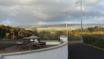 House | Outdoor dining