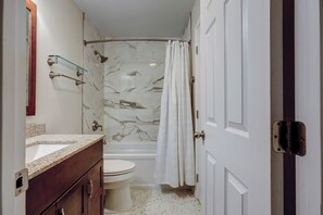 Towels - Sunset Rentals | Clipper Court 814 (Hilton Head Island)