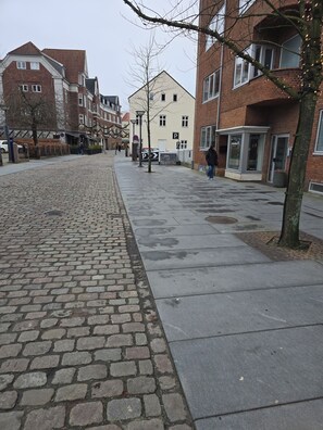 Wheelchair-accessible van parking
