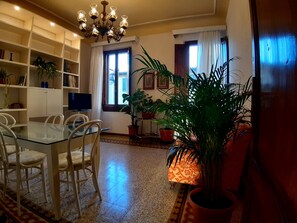Interior - Spacious apartment in classic style 200 meters from the historical center (Firenze)