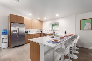 Fridge, microwave, oven, stovetop - Group-Friendly & Spacious Backyard w/ Heated Pool (Chandler)