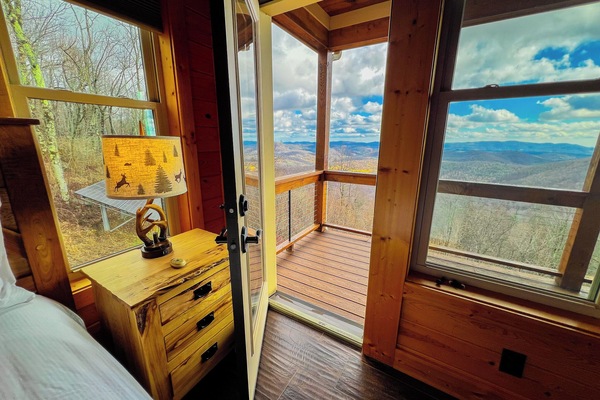 3 slaapkamers, een strijkplank/strijkijzer, gratis wifi, beddengoed