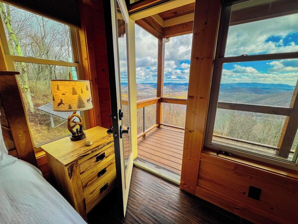 3 عدّة غرف نوم ومكواة/لوح كي وواي فاي مجانًا وملاءات أسرّة