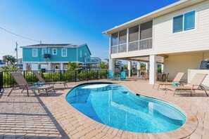 Pool - ☀️Private Pool-Short Walk to Beach-3BR Home-Island Breeze☀️ (Fort Myers Beach)