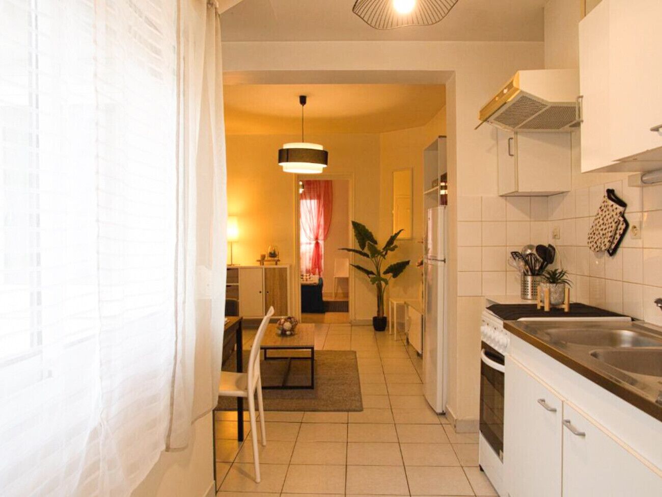 Frigorifero, microonde, forno, macchina per tè/caffè