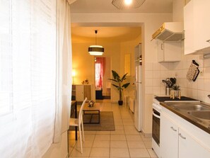Fridge, microwave, oven, coffee/tea maker - Apartment for 2/3 people - Ney District, Angers (Angers)