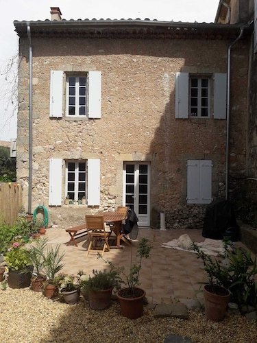 Cottage in the heart of the village of Capestang on the Canal du Midi