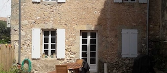 Cottage in the heart of the village of Capestang on the Canal du Midi
