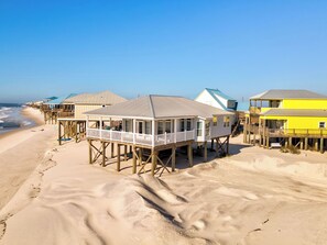 Exterior - Simple Pleasures, Gulf Beachfront, 3 Bedroom, 2 Bath (Dauphin Island)