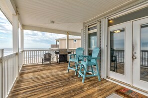 Property grounds - Simple Pleasures, Gulf Beachfront, 3 Bedroom, 2 Bath, Pet Friendly (Dauphin Island)