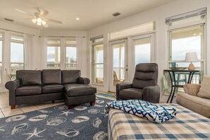 Smart TV, DVD player - Simple Pleasures, Gulf Beachfront, 3 Bedroom, 2 Bath, Pet Friendly (Dauphin Island)