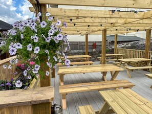 Terrace/patio - The George Inn Plympton (Plymouth)