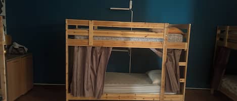 1 habitación, wifi y ropa de cama