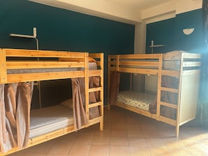 1 bedroom, WiFi, bed sheets - Beds in shared room (Busto Garolfo)