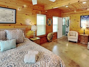 4 bedrooms, iron/ironing board, Internet, bed sheets