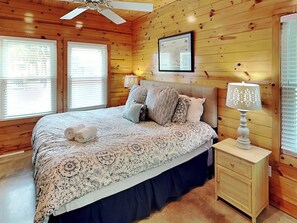 4 bedrooms, iron/ironing board, internet, bed sheets - Seas the Day | Spacious Home with Nearby Activities (Port Aransas)