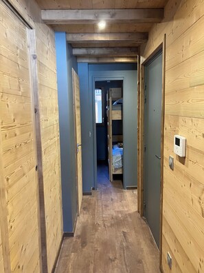 3 chambres, fer et planche à repasser, Wi-Fi gratuit, draps fournis