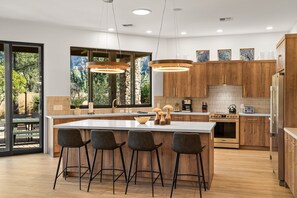 Fridge, microwave, oven, stovetop - Luxury Sedona Sanctuary | Red Rock Views, Hot Tub, Gym (Sedona)