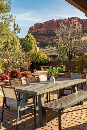 屋外ダイニングエリア