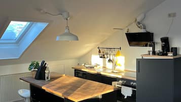 Kühlschrank, Ofen, Herdplatte, Geschirrspüler