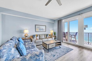 Smart TV, DVD player - 🏖️5 Pools-Beachfront Views-Laketown Wharf 1803🏖️ (Panama City Beach)