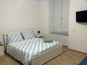 4 bedrooms, WiFi, bed sheets