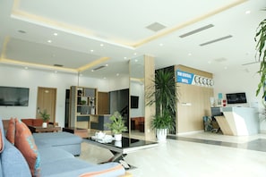 TV - Kim Sentral Hotel (Ha Long)