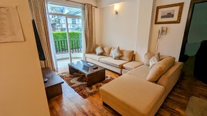 TV - Saffron @ Glenfall - Charming 2-bedroom apartment in enchanting Nuwara Eliya  (Nuwara Eliya)