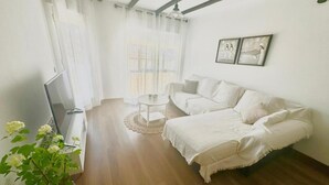 Living area - Spacious and Comfortable Apartment (Burriana)