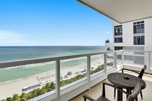 Sorrento Ocean Front High Floor One Bedroom | Terrace/patio - Residences at Fontainebleau Miami (Miami Beach)