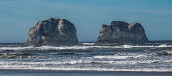 Storybook Beach Cottage *Retreat* at Twin Rocks