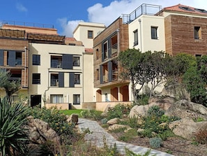 Exterior - New 2-4 pers apartment with loggia -Heated pool- seaside- near Bonifacio (Pianottoli-Caldarello)