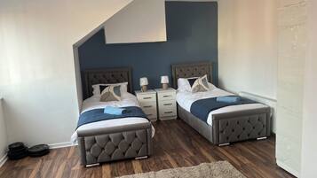 2 bedrooms, iron/ironing board, WiFi, bed sheets