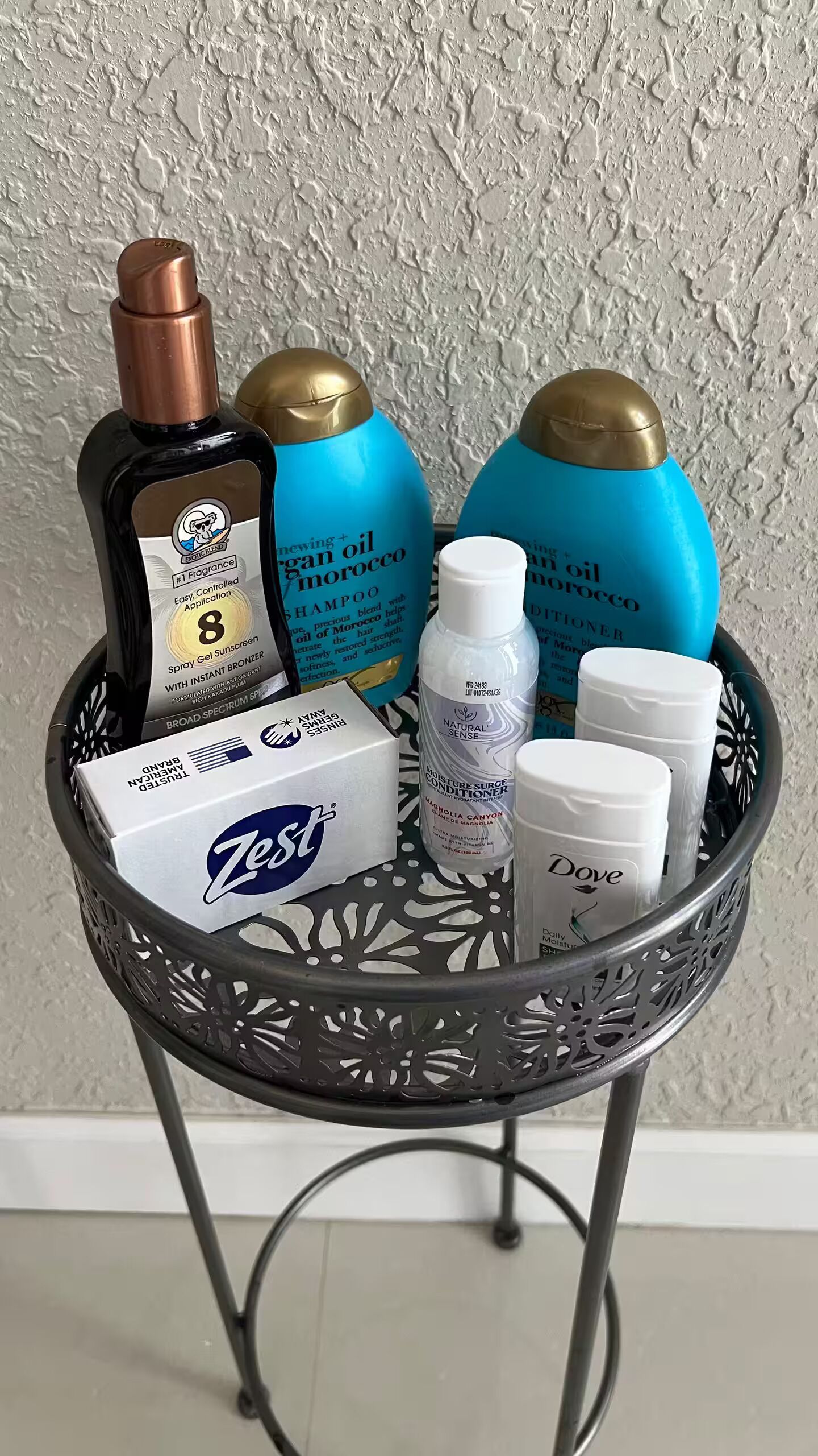 Doccia, asciugacapelli, asciugamani, sapone