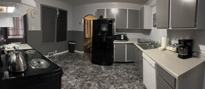 Microwave, oven, stovetop, dishwasher - Charming 3-Bedroom Home in the UP - A Great Place for Family, Friends, and Paws! (Laurium)