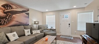 Charming 2BR/1BA home Near WKU