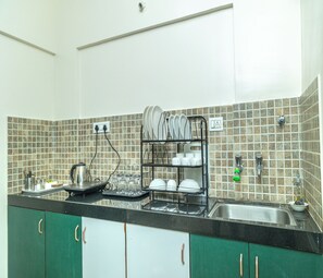 One Bedroom Apartment with King bed and Mountain View