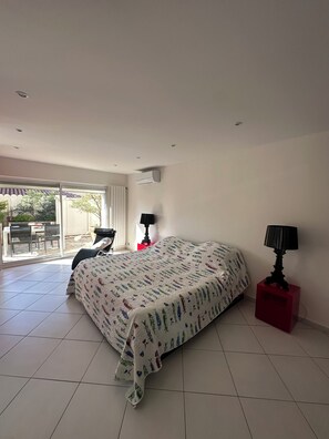 2 bedrooms, iron/ironing board, WiFi, bed sheets - Seaside town house, quiet and bright (Marseille)