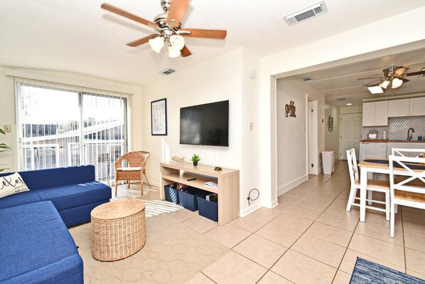 Smart TV - Snowbirds! Villa w/ Private Lake, Golf, Pickleball, Disney/Universal (Clermont)