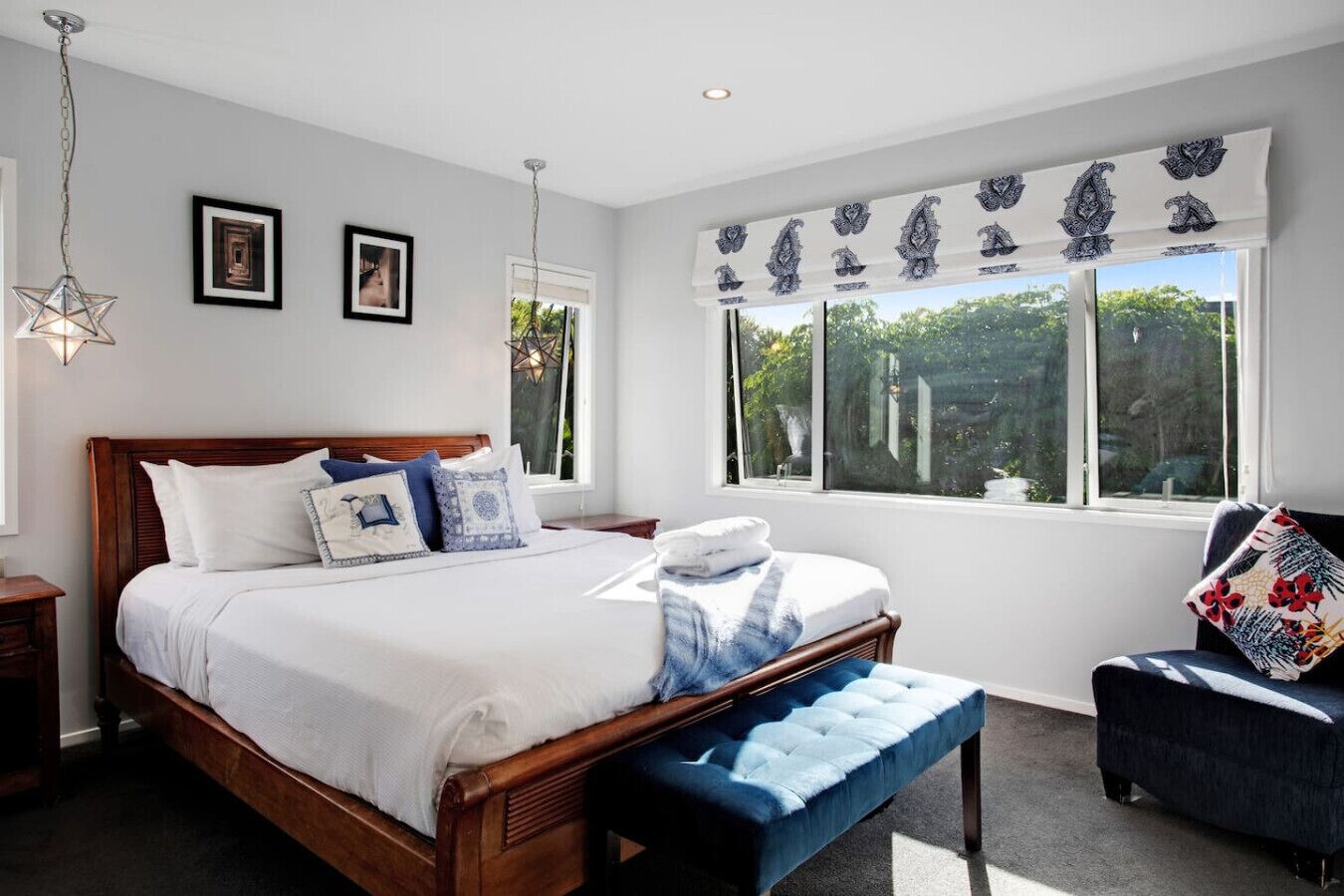 4 bedrooms, desk, iron/ironing board, WiFi (free)