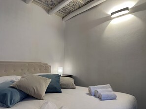1 chambre, fer et planche à repasser, Wi-Fi, literie fournie