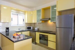 Fridge, microwave, oven, dishwasher