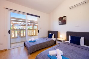 2 chambres, fer et planche à repasser, Wi-Fi, draps fournis