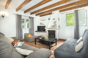 TV, table tennis - CHALET SION - EXCLUSIVE HOLIDAYS (Pollensa)