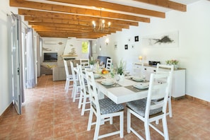 Dining - CHALET SION - EXCLUSIVE HOLIDAYS (Pollensa)
