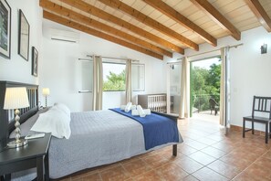 5 chambres, fer et planche à repasser, Wi-Fi gratuit, draps fournis