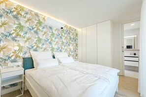 2 bedrooms, in-room safe, iron/ironing board, free WiFi