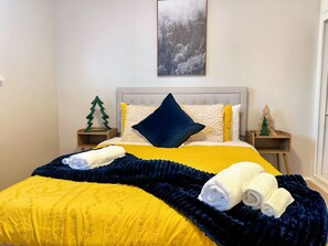 3 bedrooms, desk, free WiFi, bed sheets