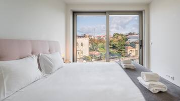 2 bedrooms, iron/ironing board, Internet, bed sheets