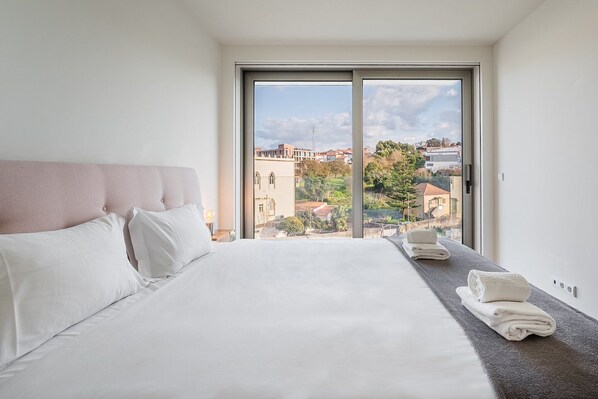 2 habitaciones, tabla de planchar con plancha, internet y ropa de cama 